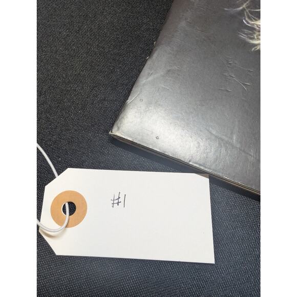 Taylor Swift - The Red Tour VIP Book VIP TICKET And POSTER Rare Merch official - Picture 3 of 7